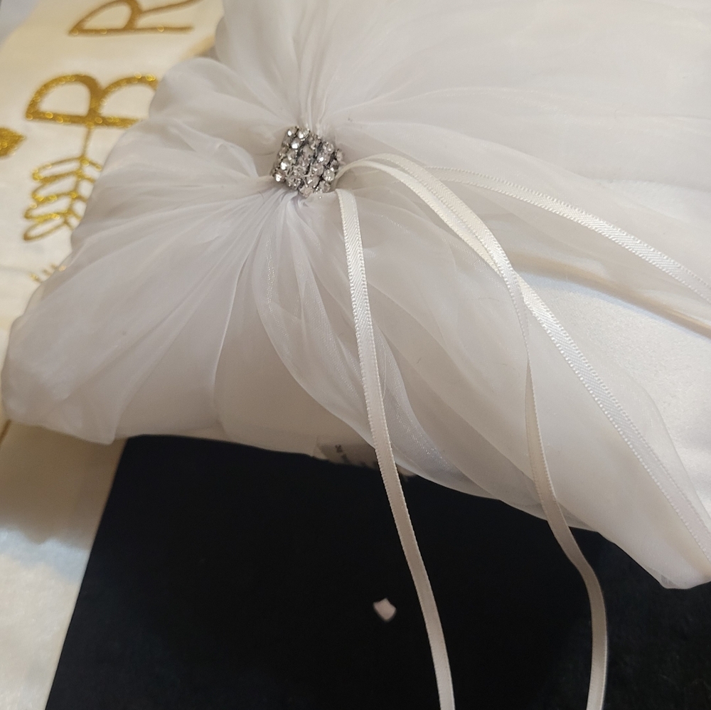 Ring Pillow - Picture 3 of 7